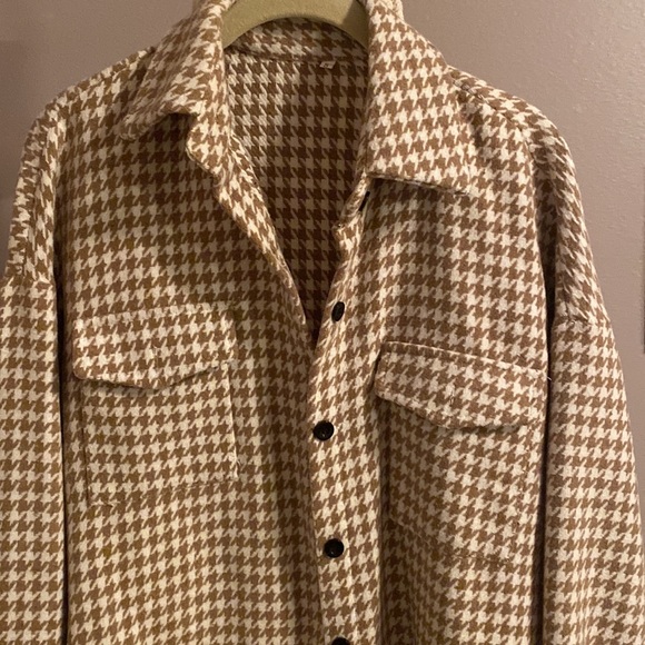 Botique Shacket - Picture 2 of 3